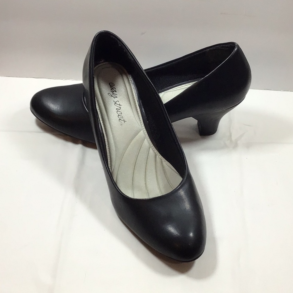 Easy Street Women's Shoes Fabulous Closed Toe Classic Pumps Size 9.5 W Black